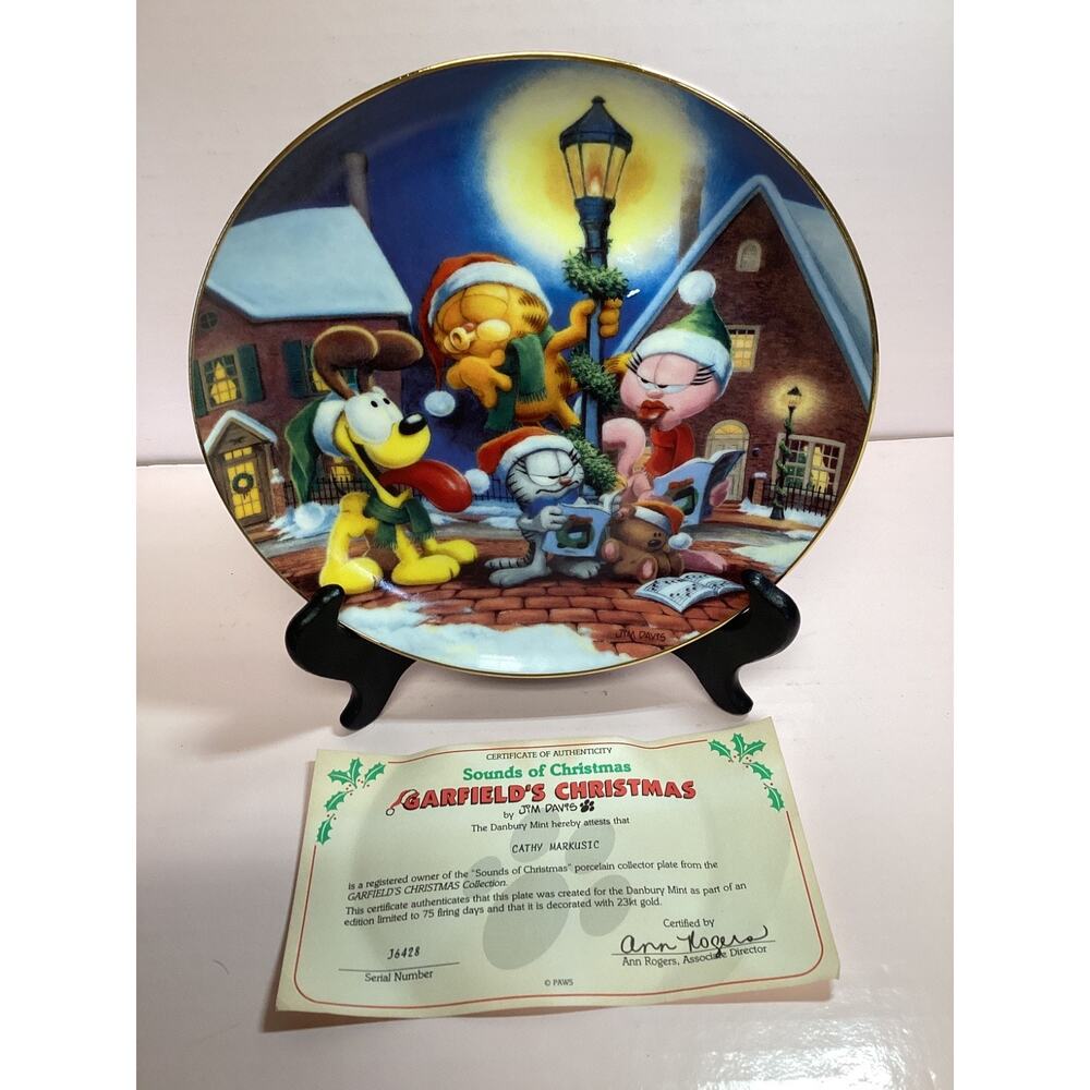 Danbury Mint Sounds of Christmas Jim Davis Garfields Christmas Decorative Plate